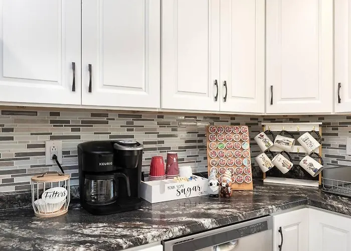 Birch Hill Retreat Great Location2+Garage+Aurora